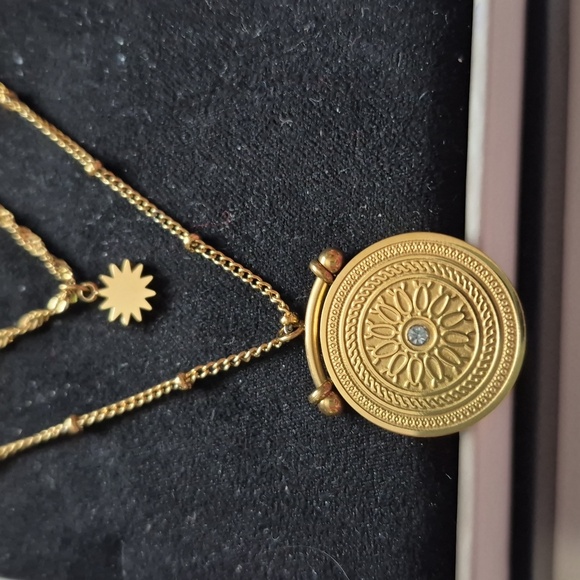 ⚡️Sale Gold Layered Necklace Set - Picture 2 of 3